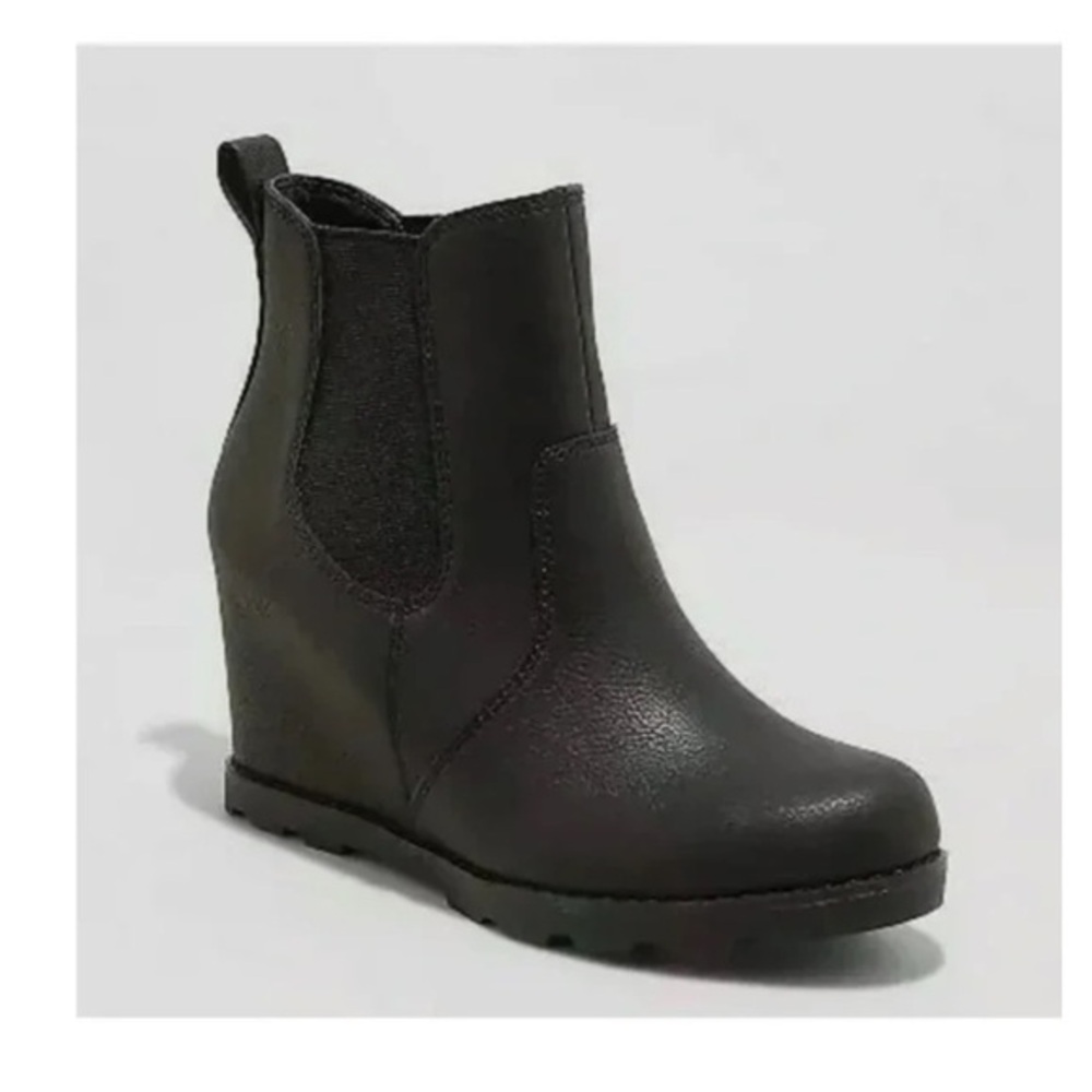 UNIVERSAL THREAD Amalia Hiding Wedge black boots size 7.5